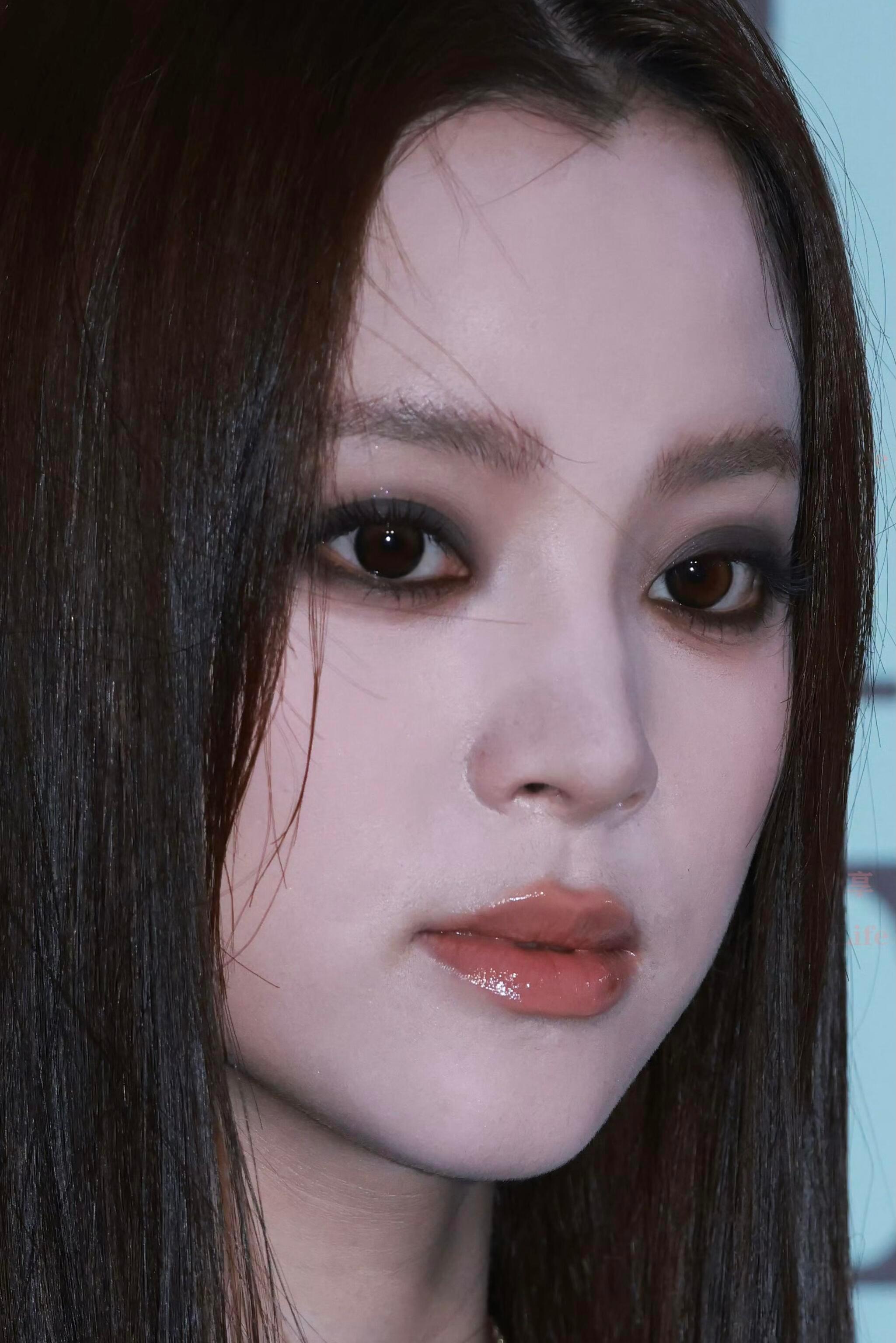 欧阳娜娜✖️好性感的浓妆艳抹​​​