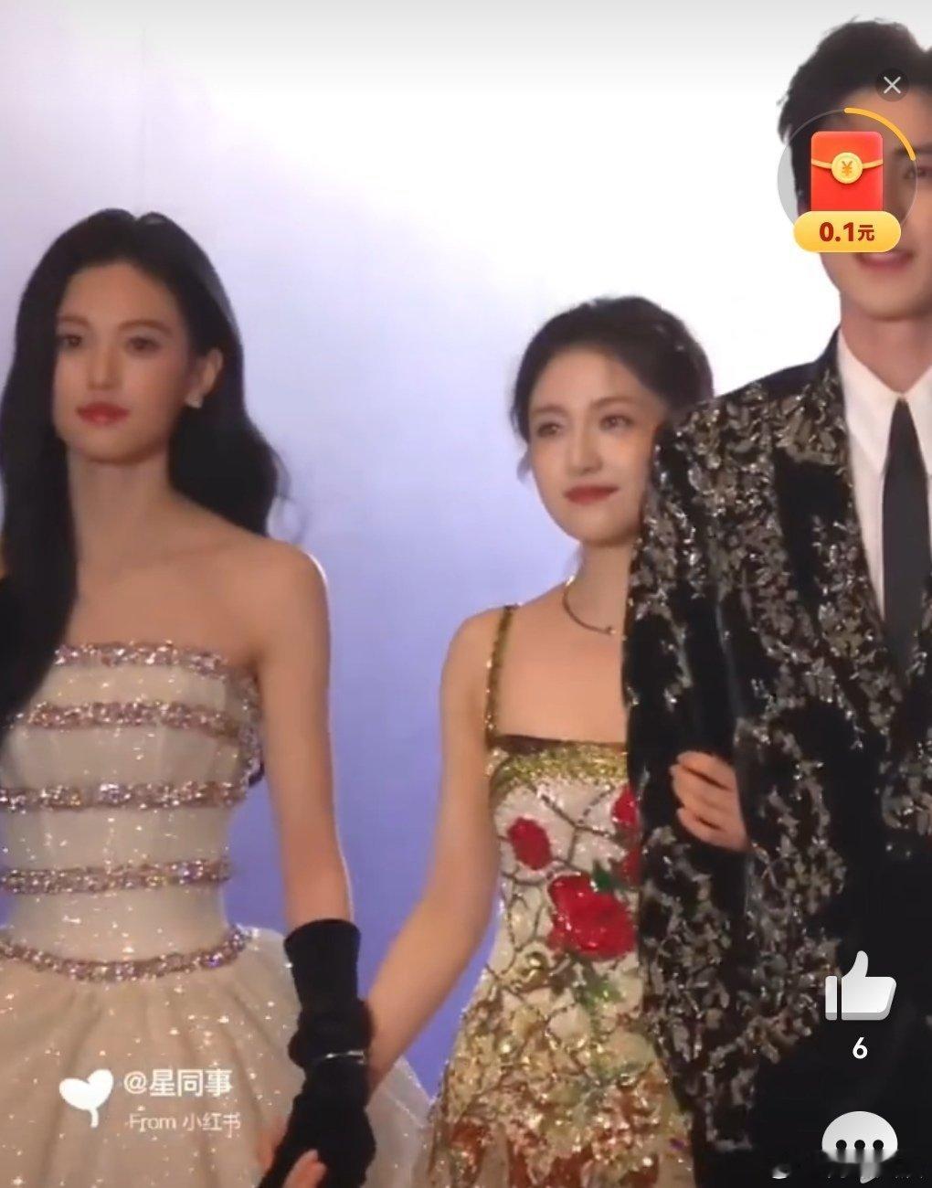 谁想的两女一男怎么搞都挺尴尬的一男和两女各走一遍or单走一女都比这好