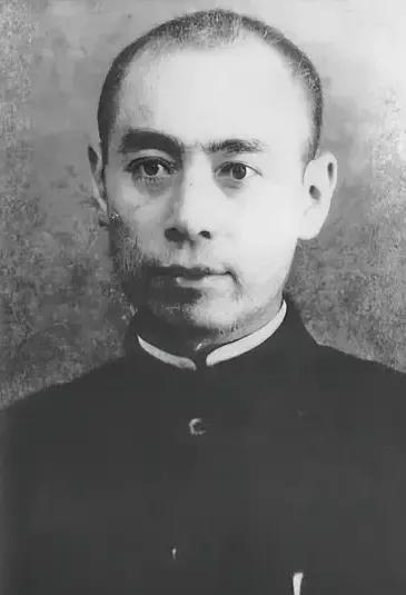 长征到达陕北后，一位干部向周总理诉说工作得不到别人的谅解，感到苦恼。周总理就告诉