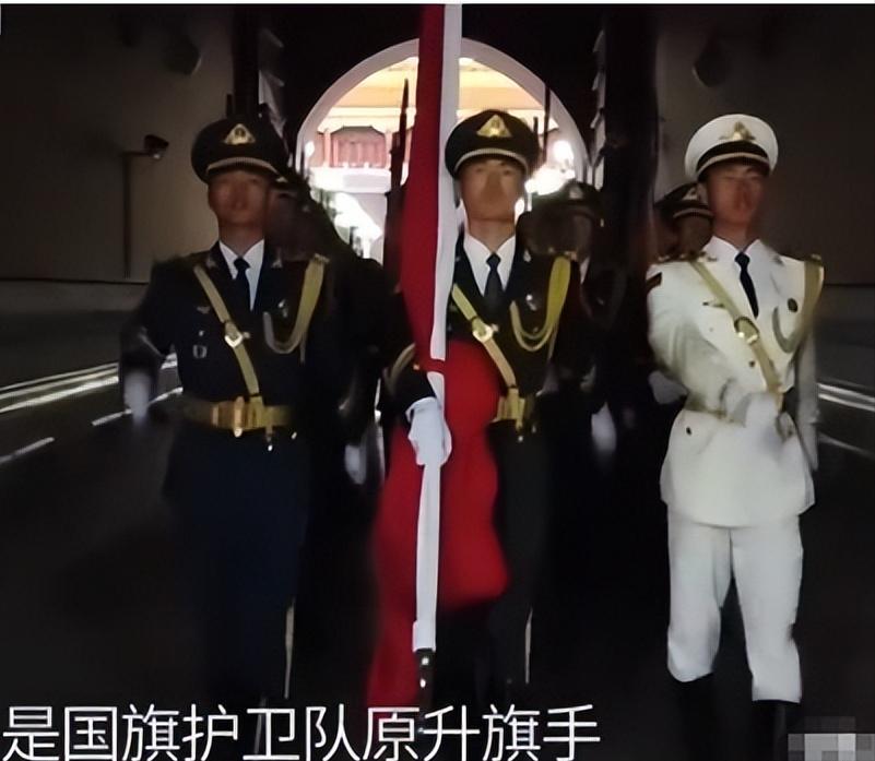 2024年没人预料到，之前被誉为“最美升旗手”的退伍军人张自轩，竟然在回到地方仅