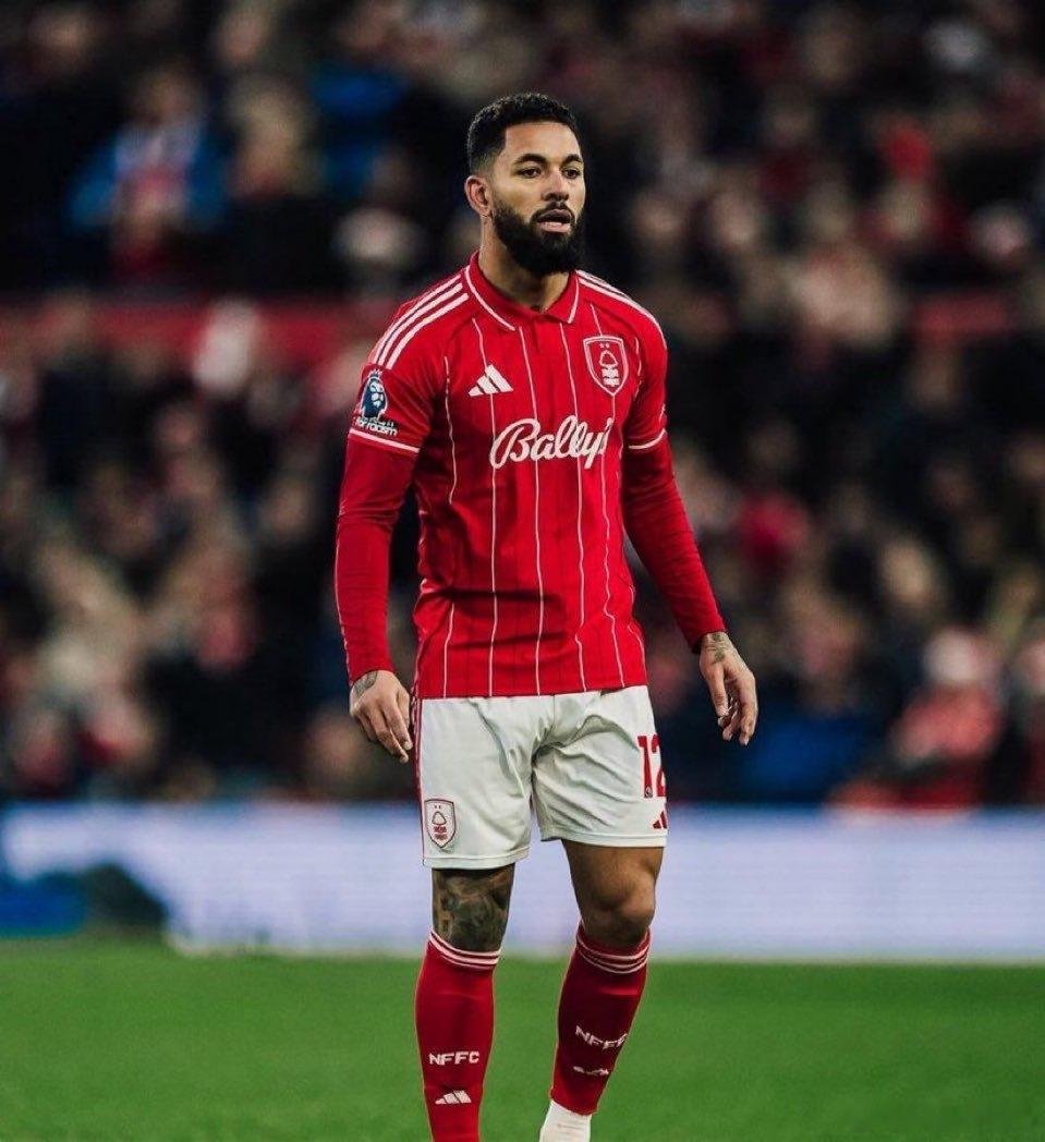 斯基拉：切尔西和尤文图斯正在就道格拉斯·路易斯的租借+买断条款进行谈判，大巴帝星