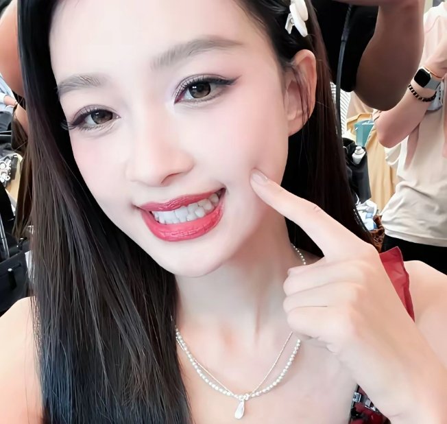 孙怡：我以前特别难看。我想整，但经纪人不让主持人问孙怡，脸是天然的还是整过的孙怡