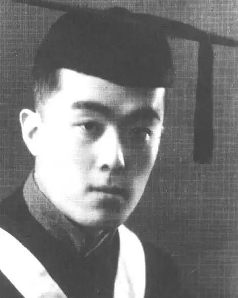 1964年，北大教授季羡林听说妻子彭德华要来北京，连夜把家里的大床换成了单人床，