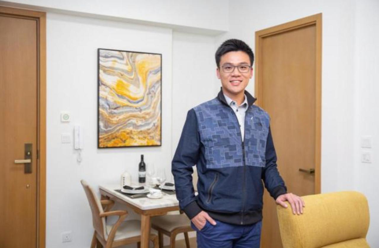 已故香港铺王邓成波的儿子邓耀昇在接手家业之后，在几个月内三度被债主入禀高院申请破