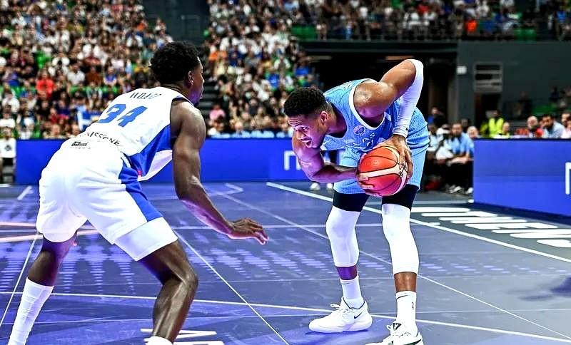 现在联盟已分为五绝，未来将由他们统治东邪：字母哥西毒：东契奇南僧：文班亚马