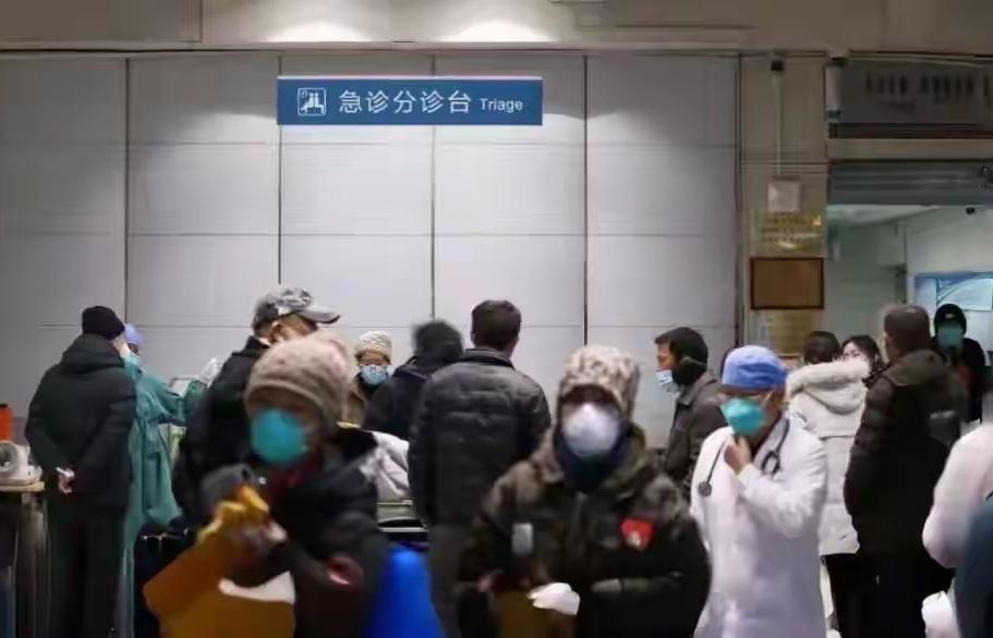 全国流感阳性率飙至近45%！12月中下旬迎感染高峰，1月初才会逐步降温。本轮甲型