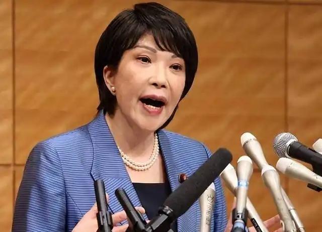 日本反应之快令人惊讶 ！12月15日下午，日本内阁官房长官召开记者会，针对东方大