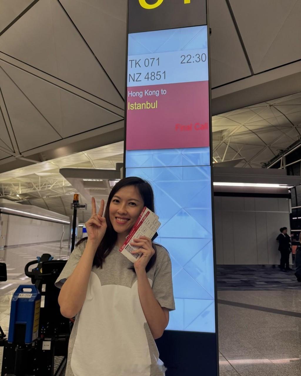 星岛：江芷妮罕见晒出和冯盈盈合照两代TVB花旦相差十七岁比拼状态息影转型当上