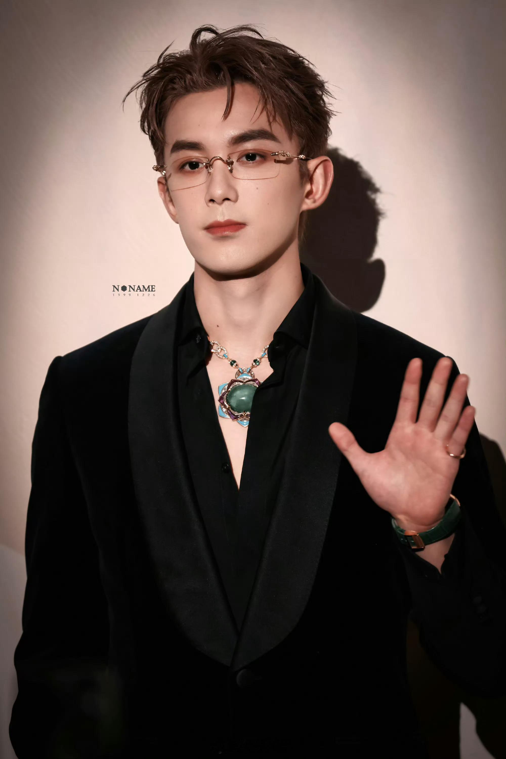 宝格丽高珠晚宴宝格丽晚宴的刘亦菲吴磊​​​