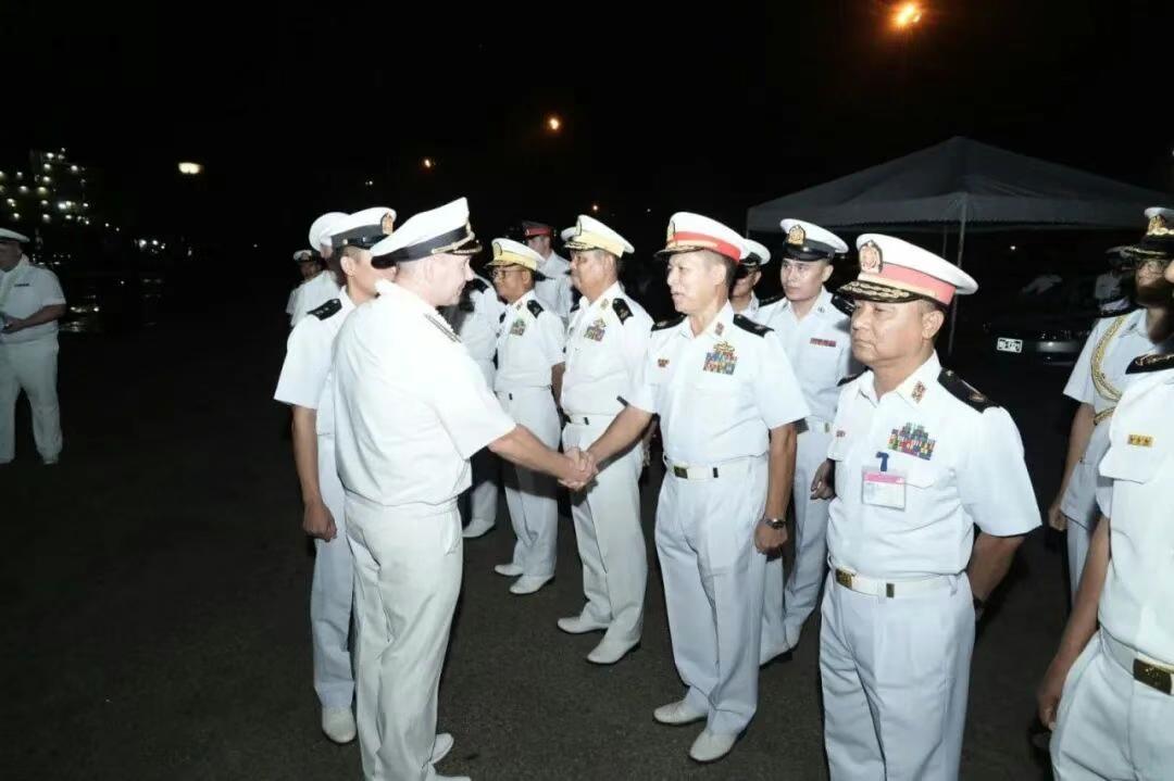 俄罗斯太平洋舰队的三艘军舰，抵达缅甸仰光港，举行海上安全联合演习！三艘军舰包括沙