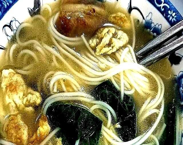 英雄不是演出来的,是疼出来的。于和伟为演吴石,三个月抄了三万页日记,瘦到和烈