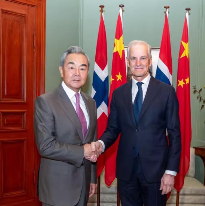 见完王毅后，挪威对中国提出非分要求，还发出一个威胁。一般国家找人协调事，多少