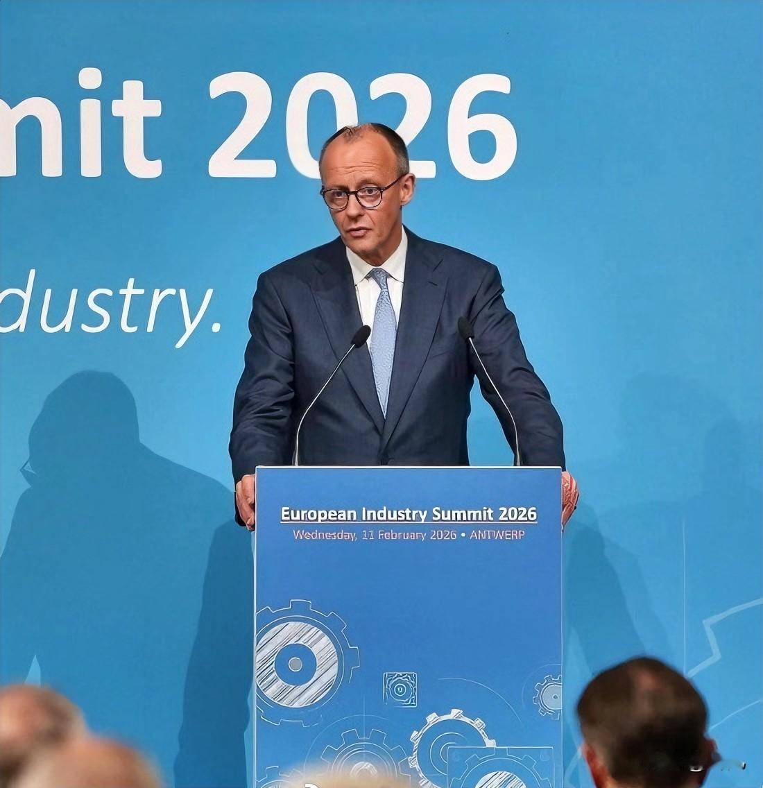 应该学习中国！德国总理默茨急了，公开怒斥欧盟效率太低。2月12日，德国总理默茨在