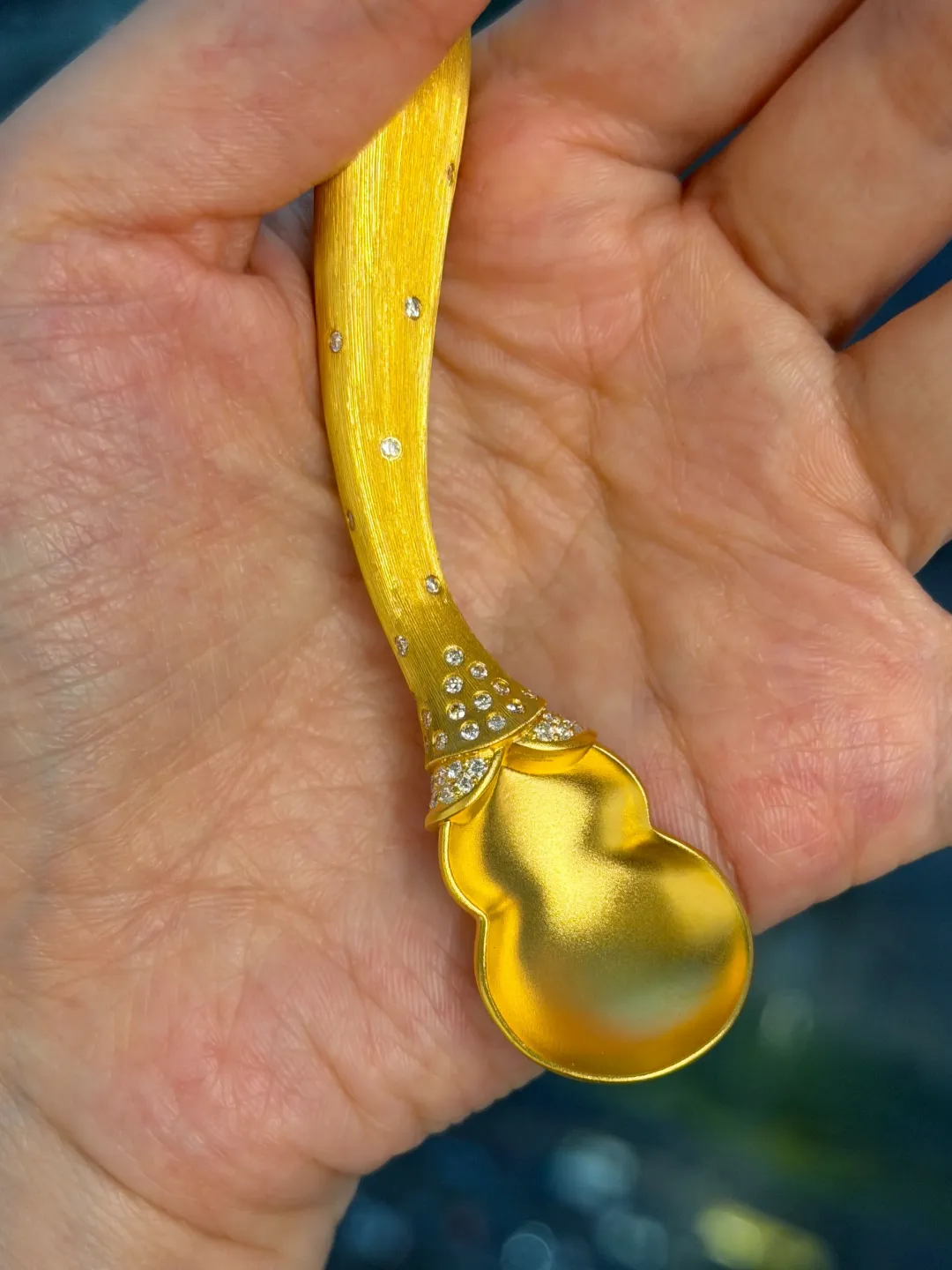 我的干女儿当然是我来宠了