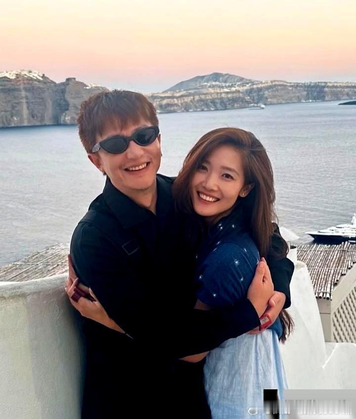 🍉1.黄轩只享受恋爱不打算结婚，女友也乐于帮他打理事业和生活，双方对此现状都很满意。2.任嘉伦掌握