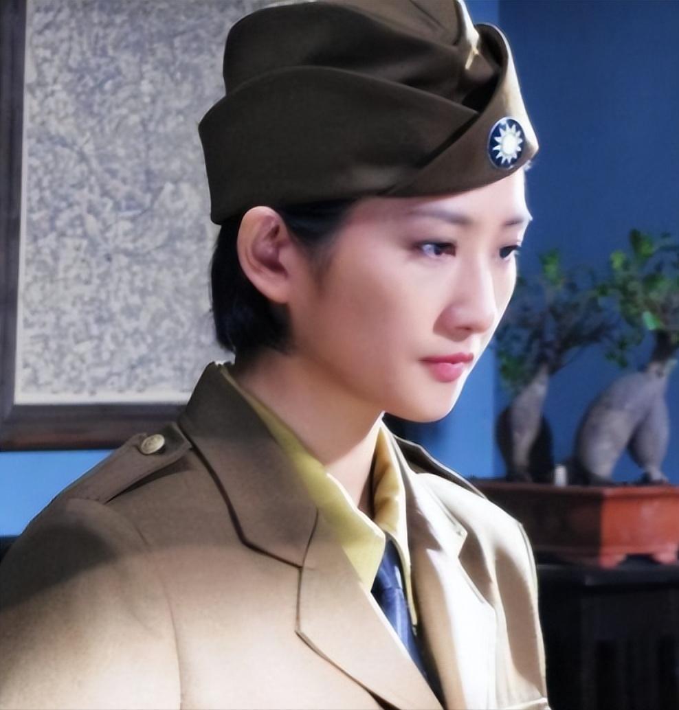 1938年，41岁戴笠借口加班，把秘书余淑衡，带到了卧房。这个毕业于中央政治大学