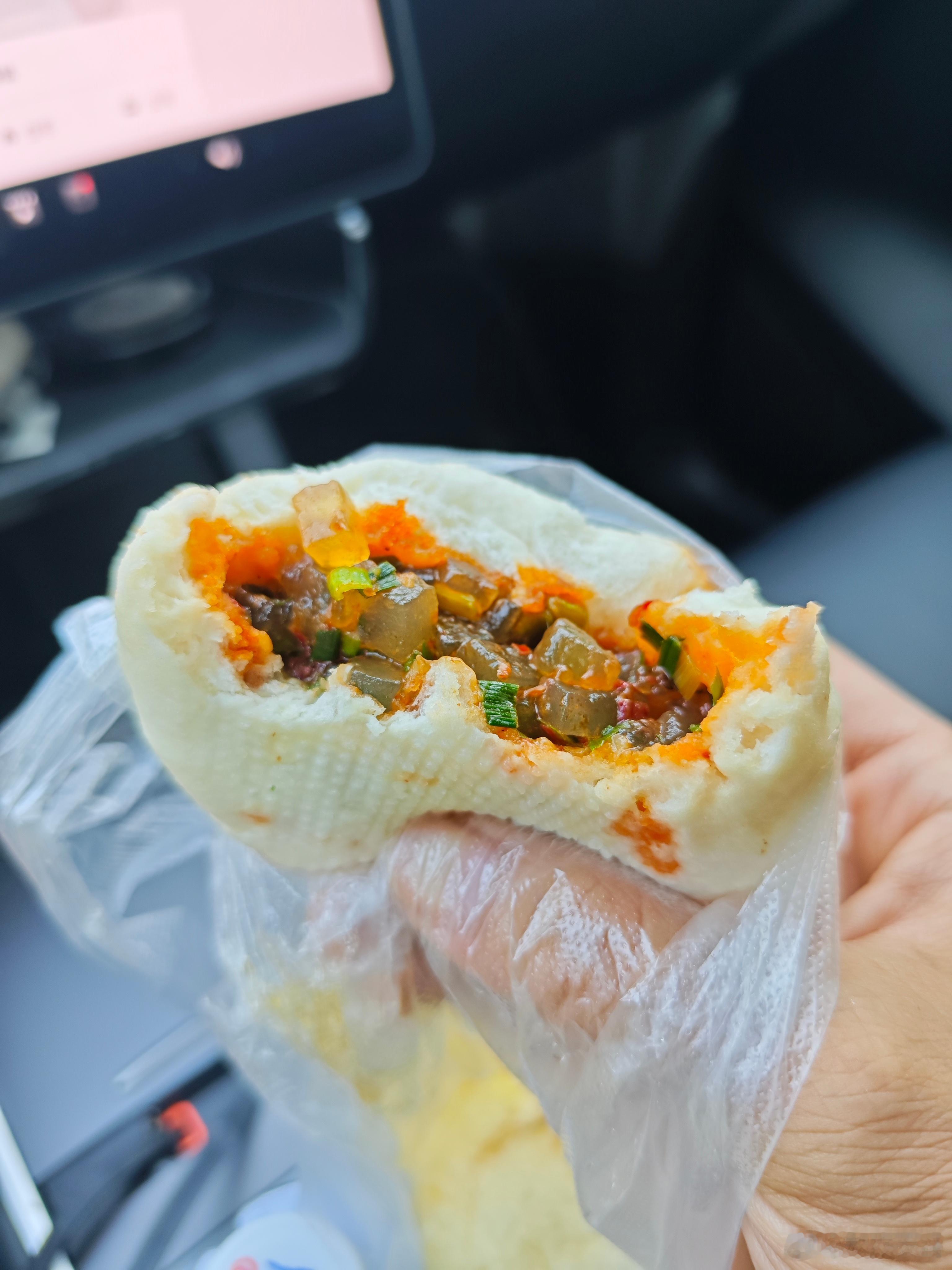 好家伙，凉粉包子，还是特色的，没想到还能这么做呢[捂脸哭]​​​