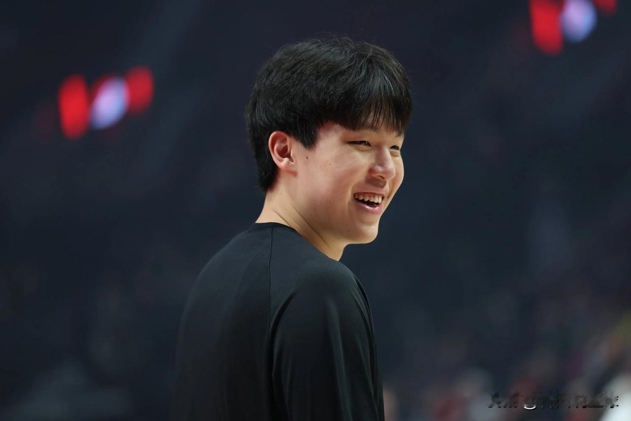 虽然杨瀚森还没有迎来NBA常规赛首秀，不过他在场外已经开始逐渐适应美国的生活：北