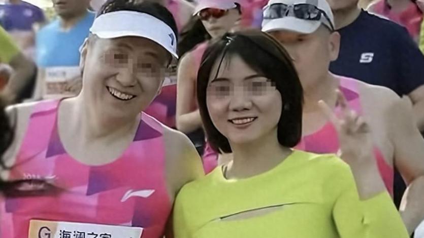 “野鸳鸯”风波升级,女主疑似订婚照流传,颜值惊艳,赛事方发声