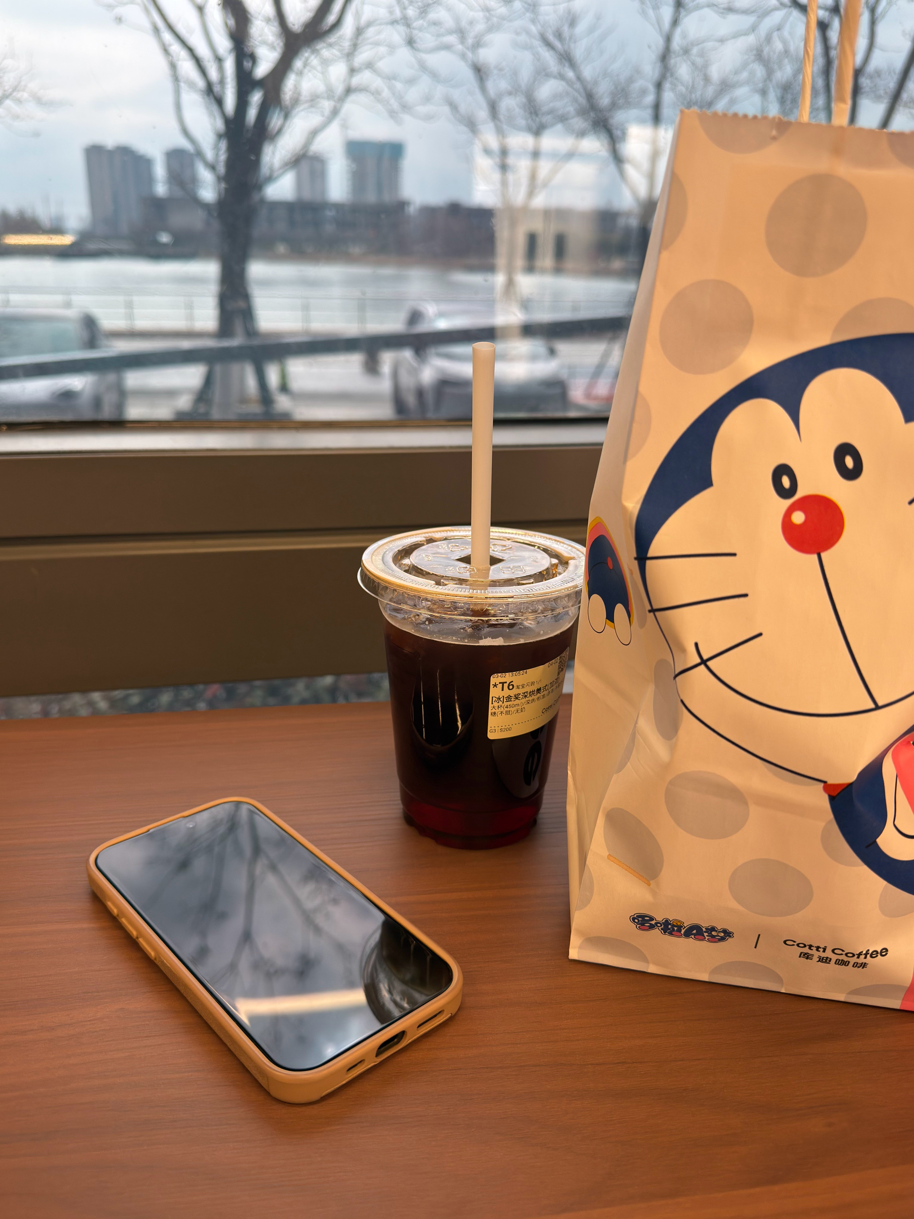 办事儿等待真的好磨人，下午2点才能开门……但是，景色还不错～我的日常plog