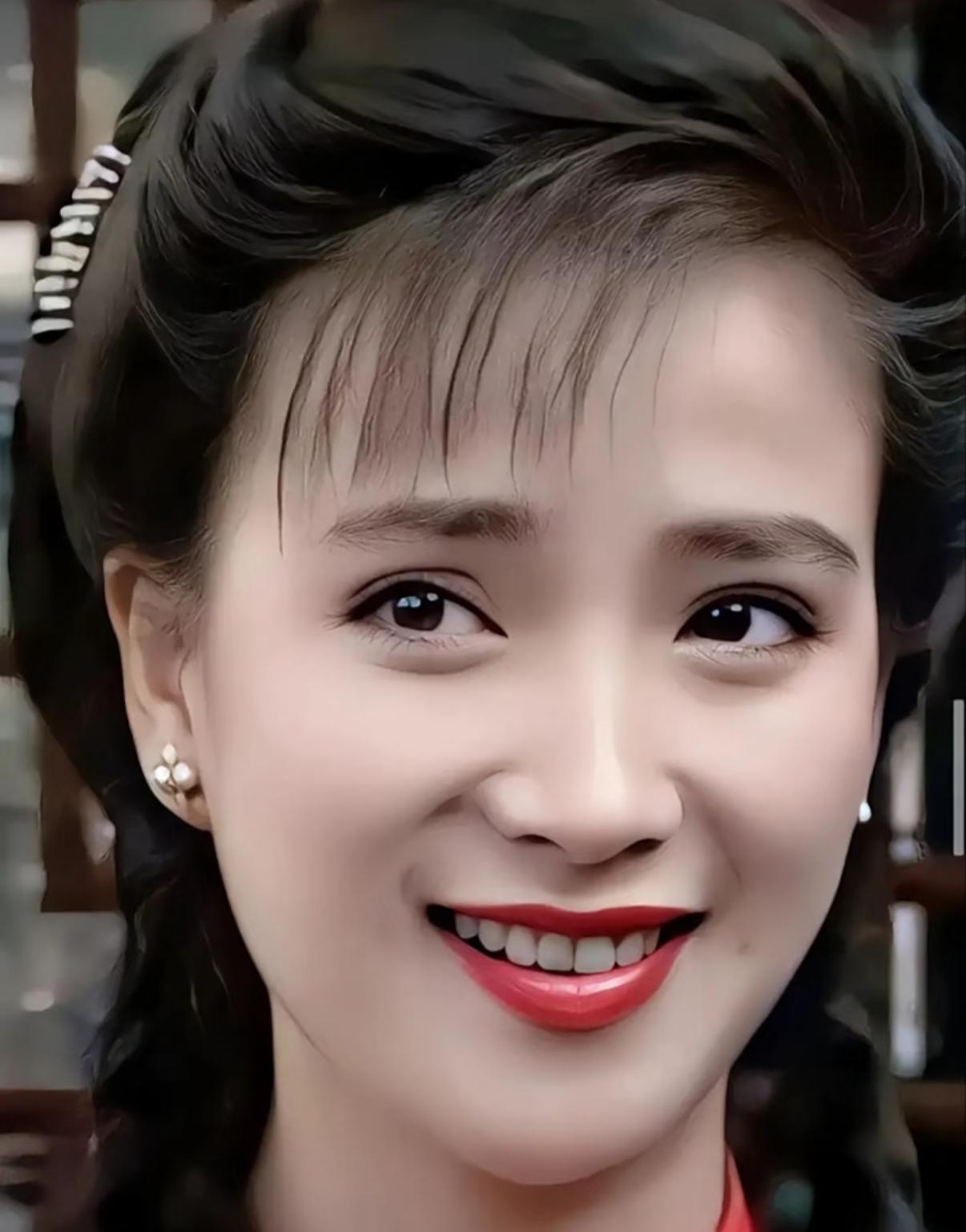 泪目！61岁何晴遗憾离世，她的不舍从不是十年脑癌的煎熬，而是满心愧对