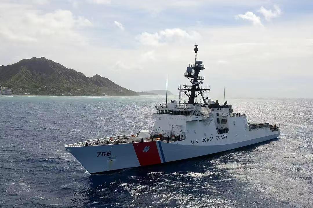中国海军编队抵近美本土,美国沉默背后是全球海洋秩序的惊天巨变!