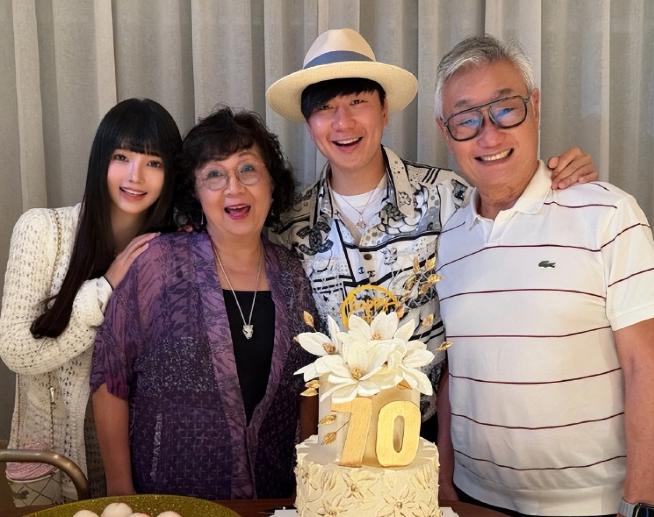 为什么老夫少妻很让人反感？没有爱情至上，只有“等价交换”一个六十多岁的男人牵