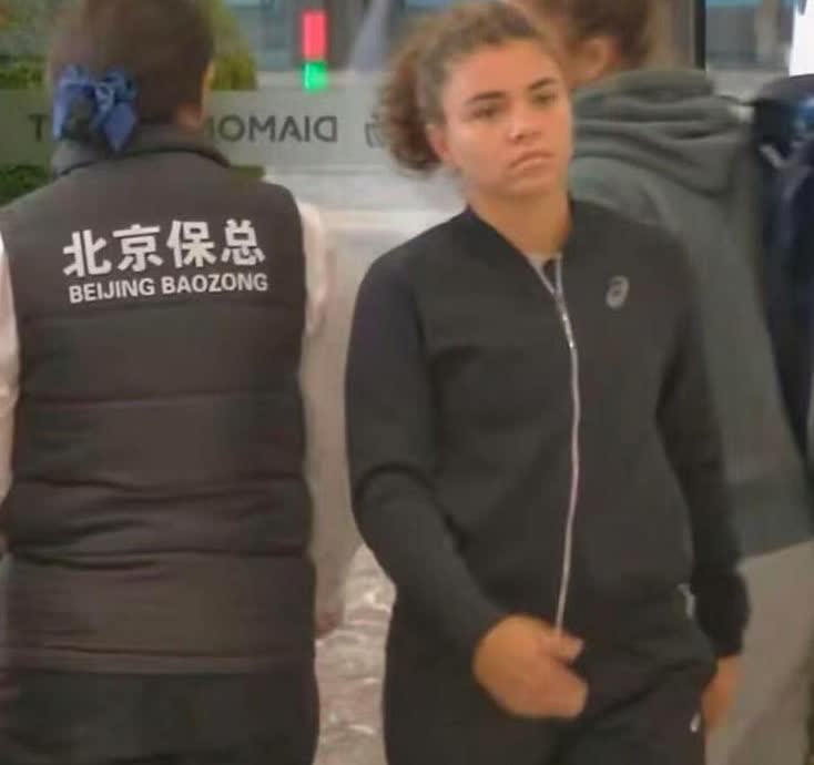 保利尼：原来我北京有亲戚呀！！..保利尼总能贡献笑梗，美网是笑点十足的球