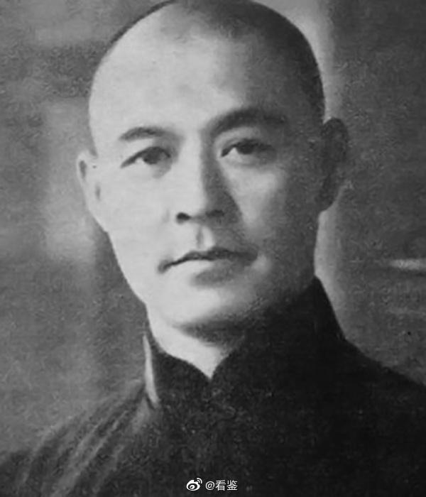 张自忠战死时，其随员马孝堂脖子挨了一军刀，他翻身滚进沟，日军追下去，向其头部和腹