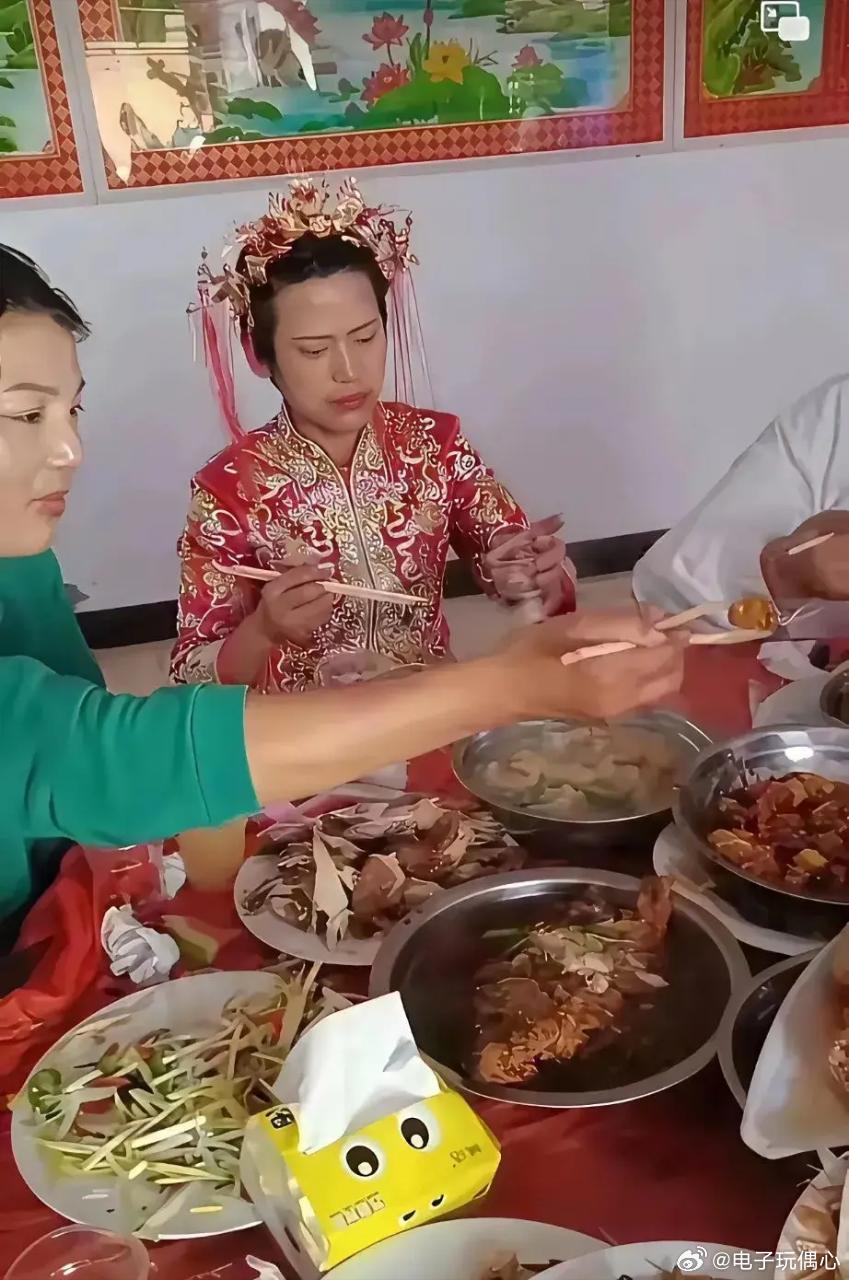 说实话，我可以上门，但不能接受穿这个糟践自己！