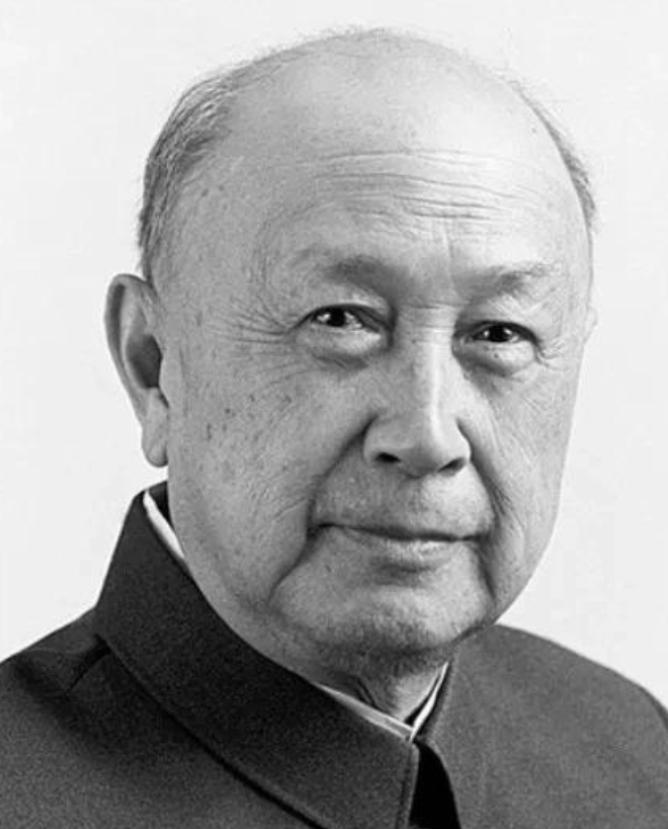 晚年，钱学森整天躺着，不爱说话，也不理人，家人以为他得了老年痴呆，谁知当医生问他