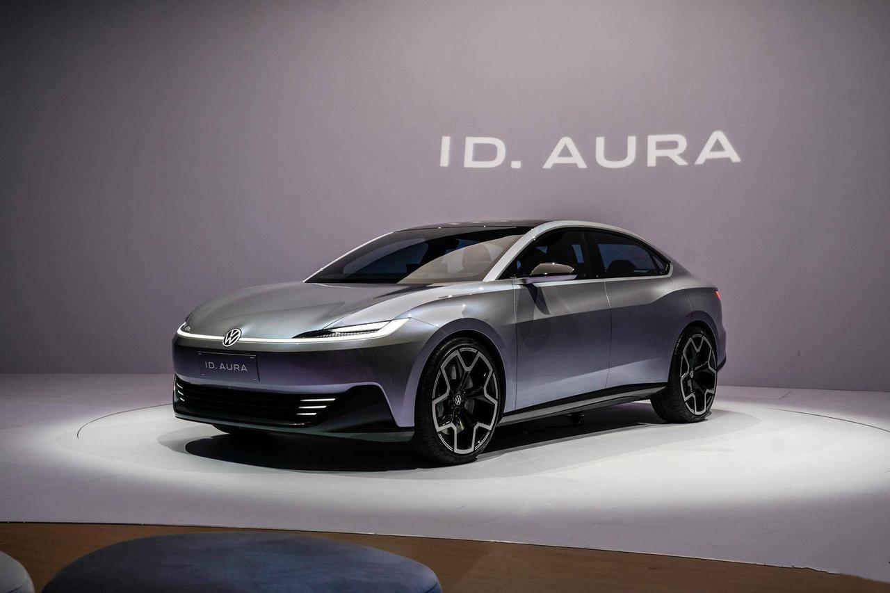 【大众汽车北京车展亮相10款新车，欲夺回电动车主导权！】大众集团宣布，计划以