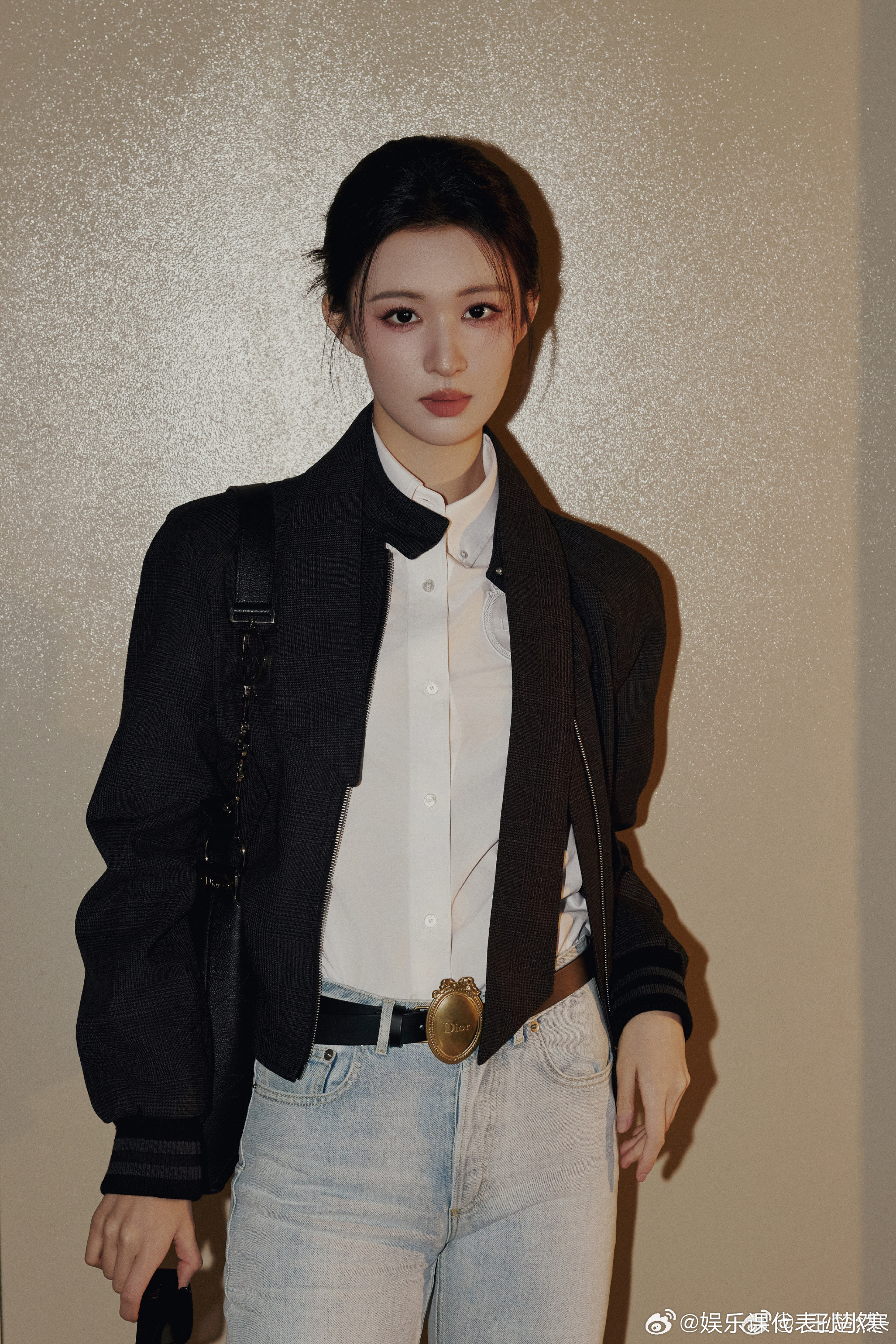 王楚然Dior大秀出发图王楚然Dior出发图🚢儿出发图来咯~~很好老公飒飒嘟