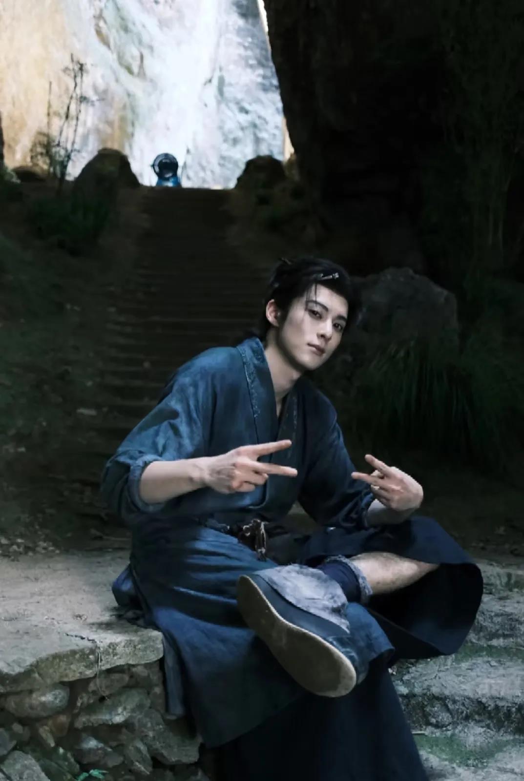 其实明眼人早就看出来了这次爆出王鹤棣的事情估计实在是不知道发什么了，就为了拉