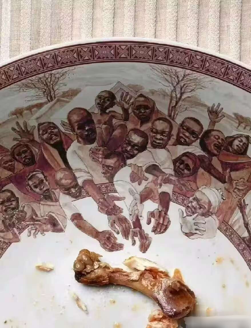 盘子设计成这样，你还忍心浪费粮食吗？