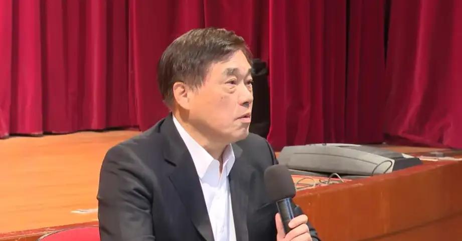 自不量力！郝龙斌强硬要求大陆承认“中华民国”的存在10月14日，郝龙斌召开记者
