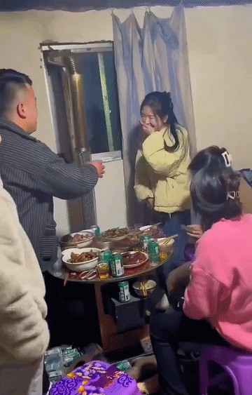 一看女孩对男方就很满意了