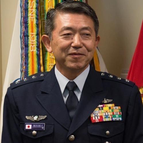 中方制裁岩崎茂，冻结他在华1.2亿资产。上海的房子、青岛的股份、银行的账户，全封