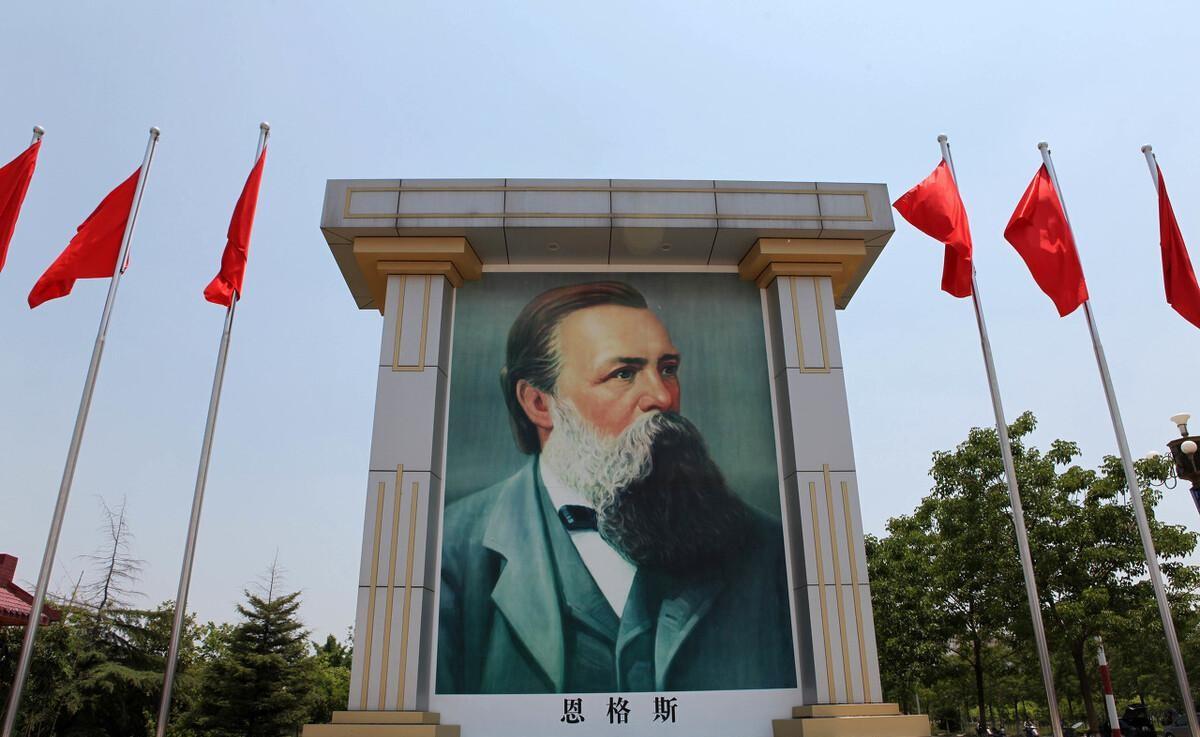 当年没有选择实行包干到户的这个村庄，如今竟然率先实现了共同富裕的真正共产主义！