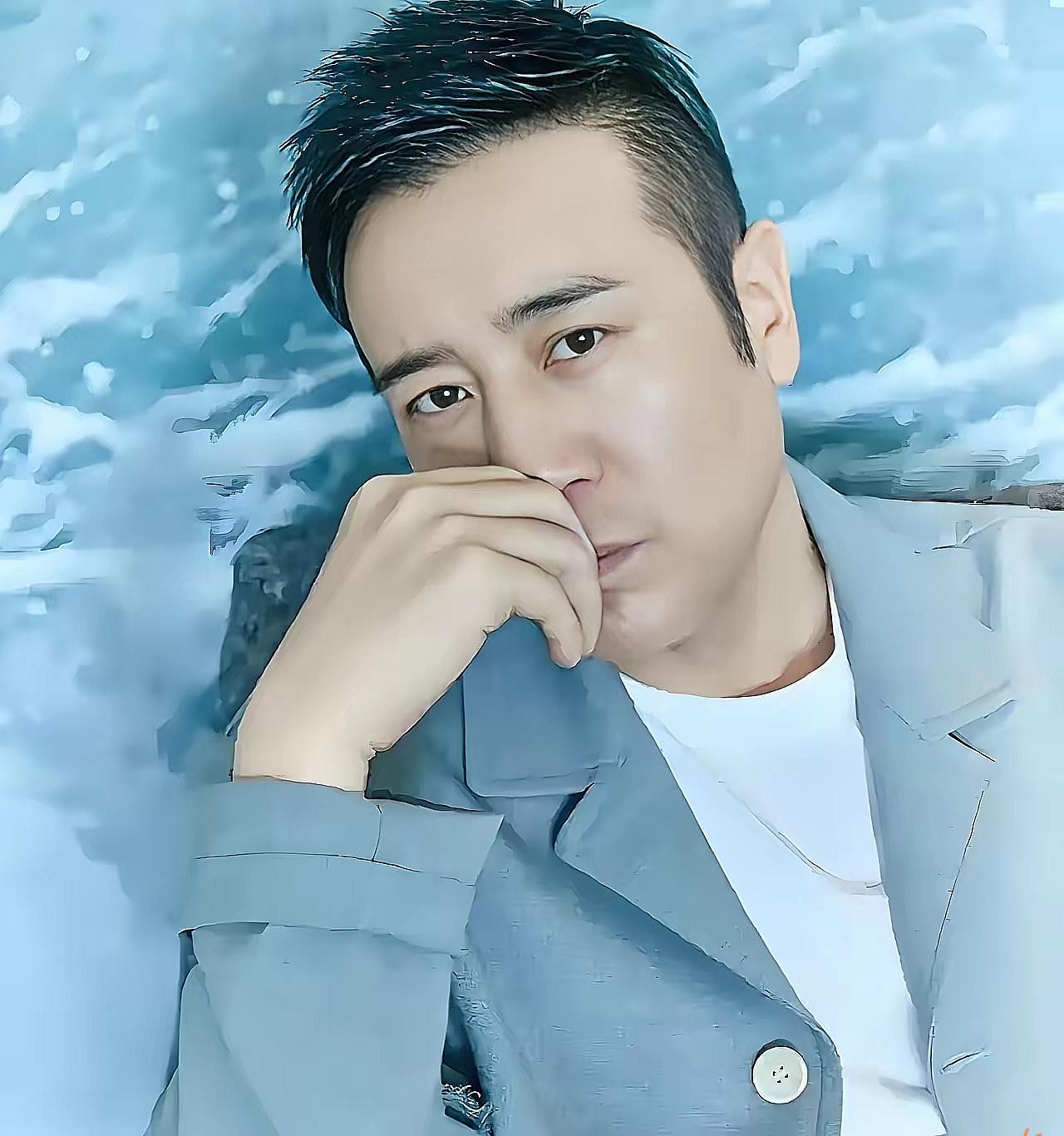 真正对你好的男人，其实就两种：一种肯为你花钱，一种肯为你花时间。肯花钱的，