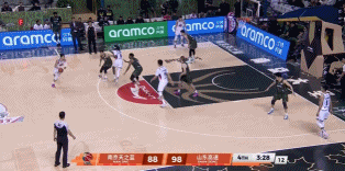 高诗岩三分球不打铁，跟邱彪被驱逐关系不大，同曦阵容差很多高诗岩就一个瑕疵，