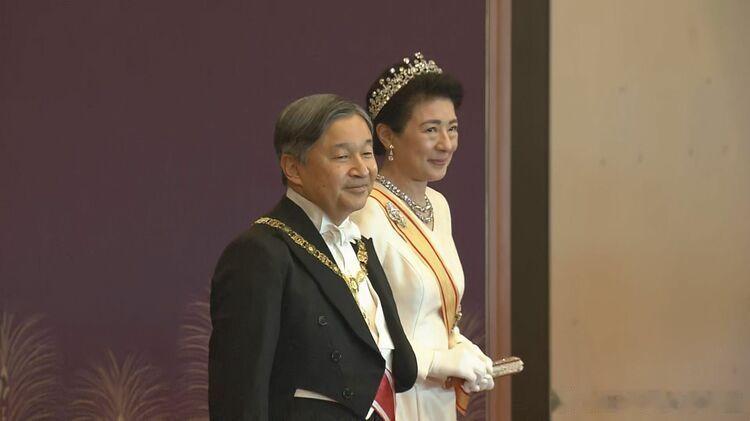 新闻2026.1.1日本皇室成员出席一年一度的新年接待会，秋筱宫悠仁亲王自成