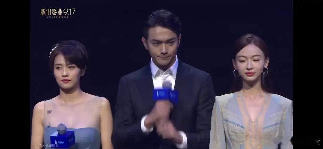 白男长得也像男的