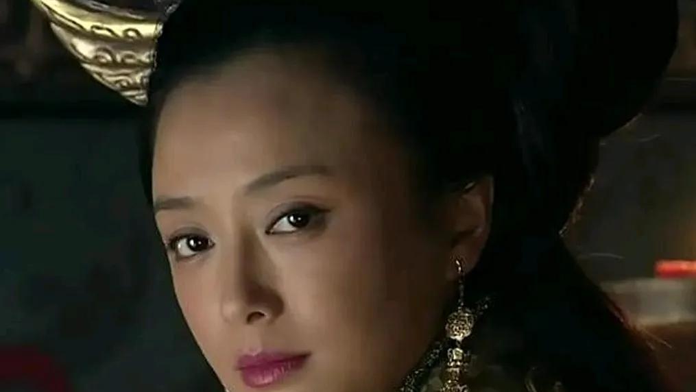 公元前193年，刘邦的大儿子刘肥，不是吕后亲生的，进京来朝拜。在一场家宴上，吕后