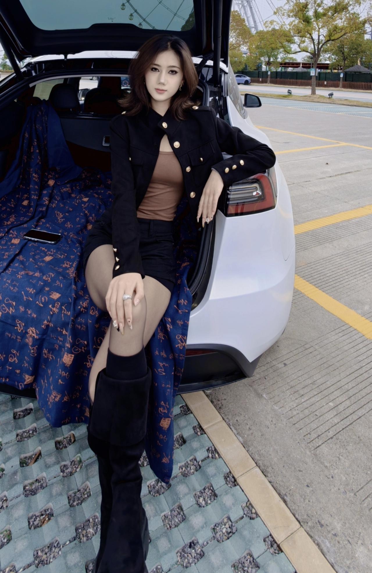 酷酷的小姐姐摩天轮🎡下的风景广角拍照姿势气场全开车拍