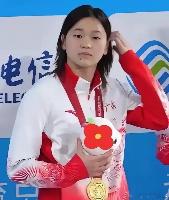 果然天才少女格局就是大！全红婵刚拿下全运会跳水冠军，转头就做了个暖心决定：把观众