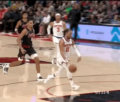 布伦森惊天表演！你以为他要扣篮？但是他给了你不一样的表演！他这个上篮太不规