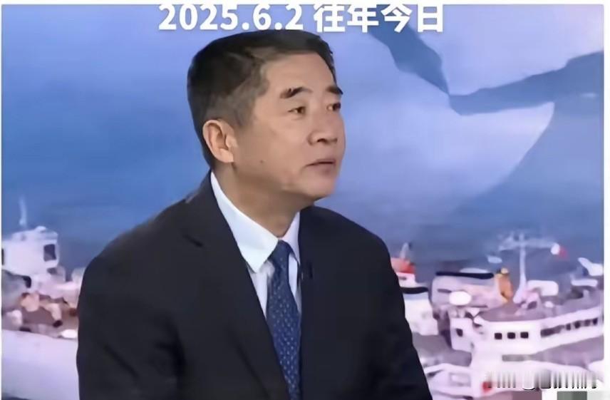 网友调侃杜专家，去年6.2预测俄乌战争:俄乌战争就像小孩子对拳击手，乌根本没有还