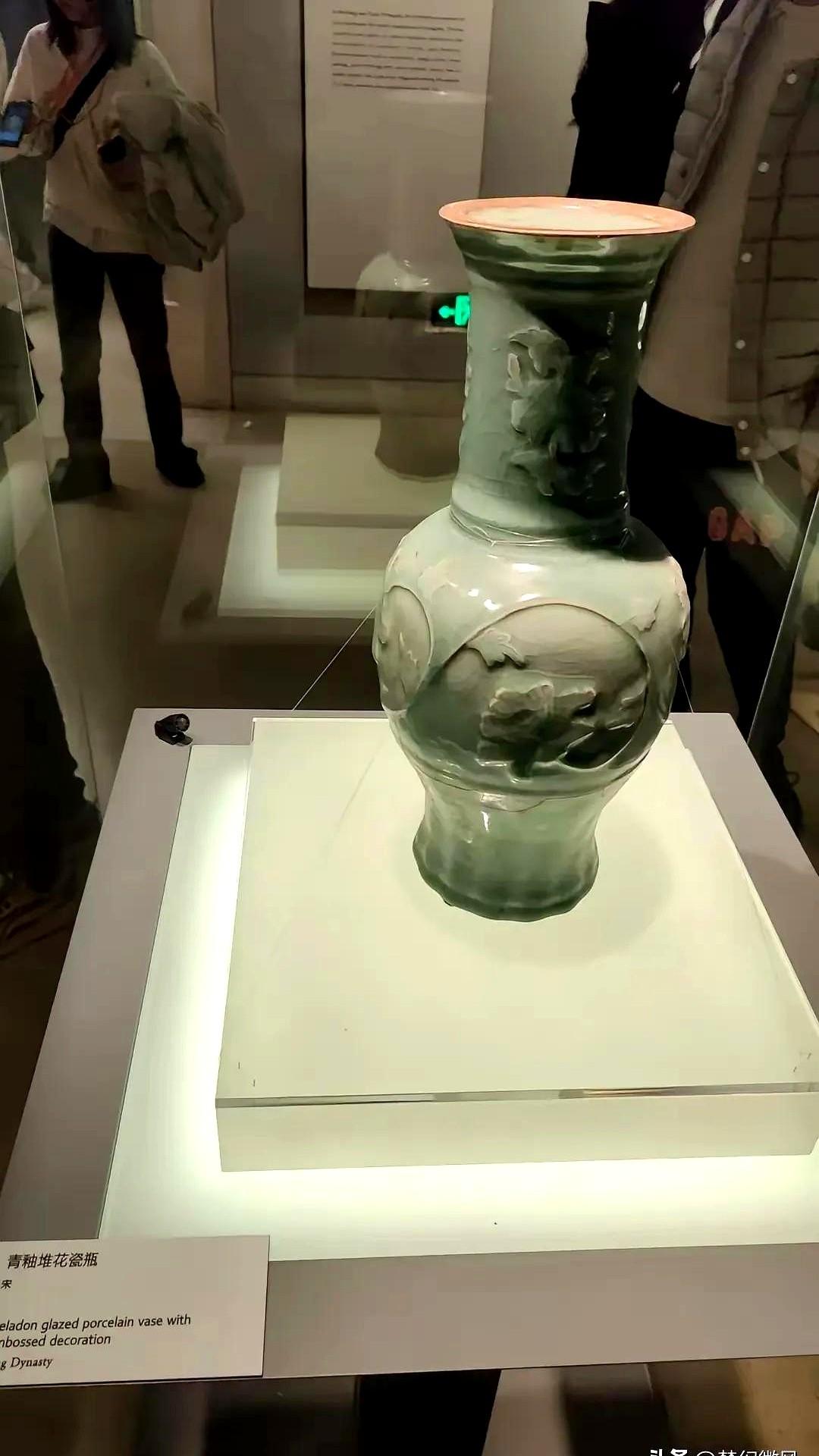 老祖宗其实早就了解了女人的人性，那就是三天不打上房揭瓦，女人当家房倒屋塌。男