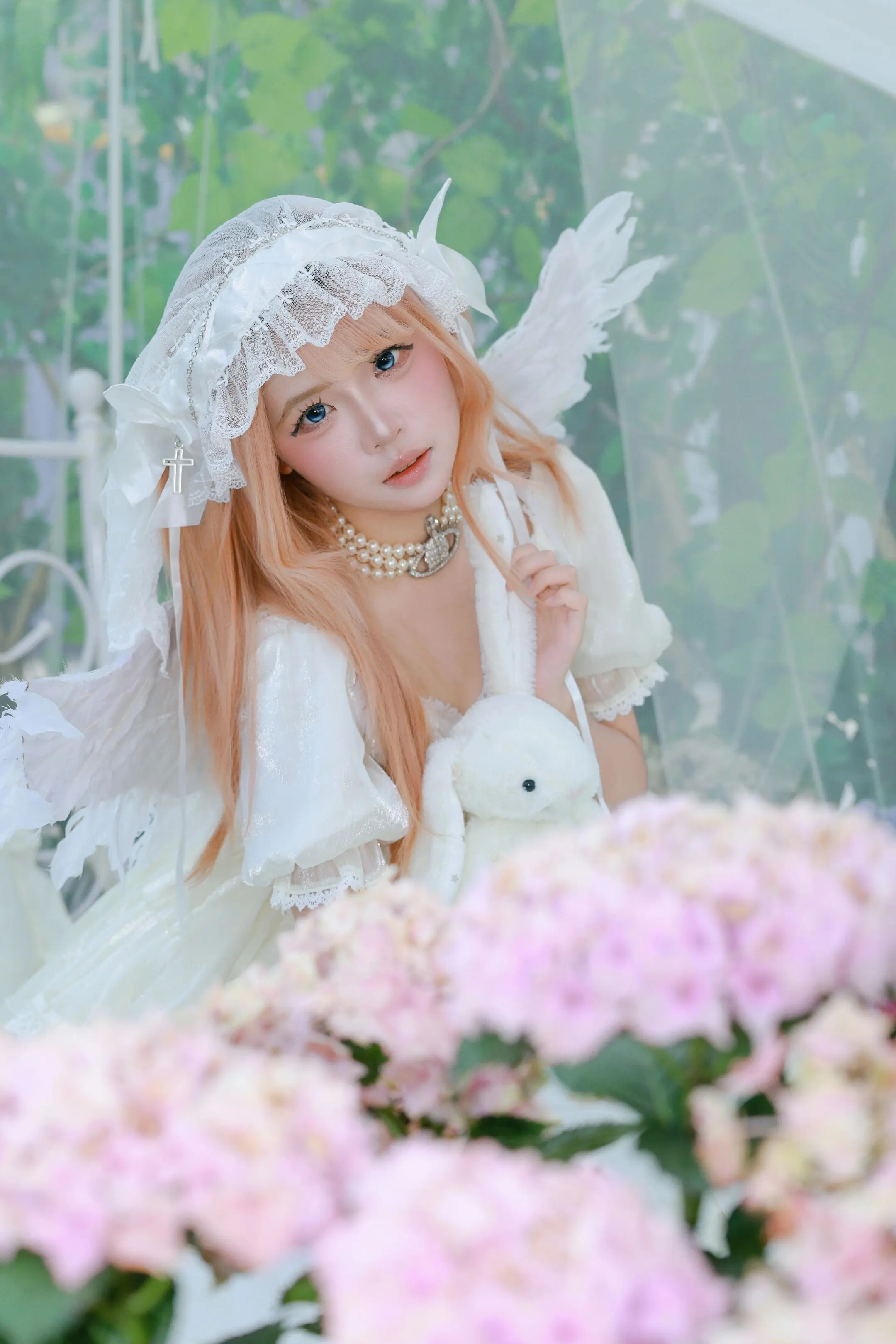 花园里掉落的纯白天使。